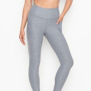 Victoria’s Secret Incredible Essential Legging
